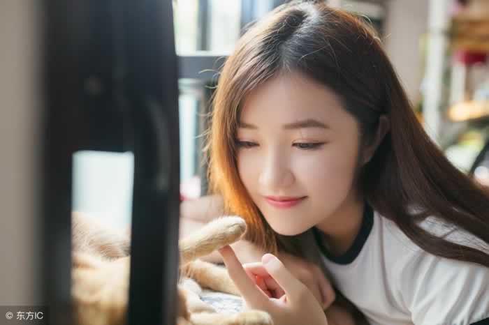 分手后遭第三者插足？挽回感情跟第三者没有太大的关系！_嘉待情感