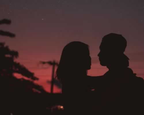 情感咨询：情绪失控如何破坏感情关系-玫瑰婚恋恋爱网