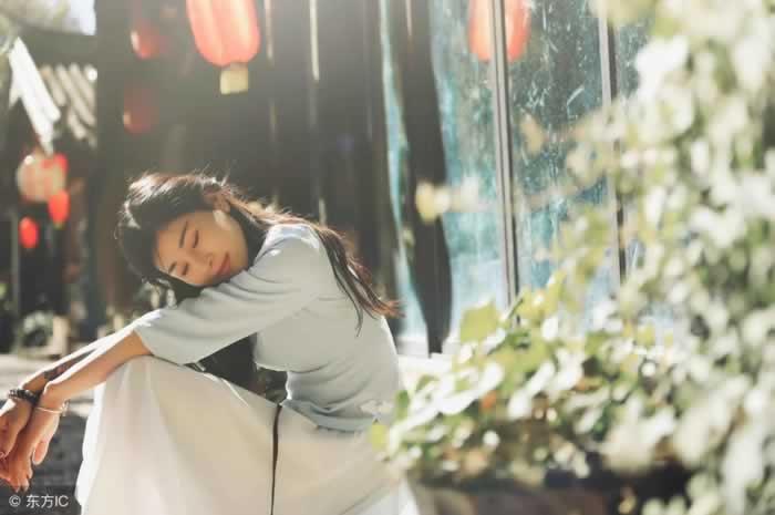 越潇洒的人，挽回越容易挽回成功！_嘉待情感