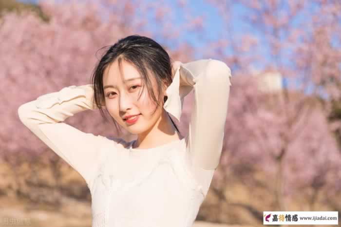 男人总是这样“暗示”你，多半是想追你_嘉待情感