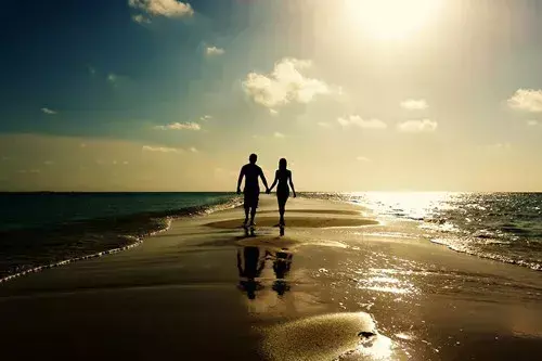 挽回的你要知道，他过去的伤害是用来呵护的_嘉待情感