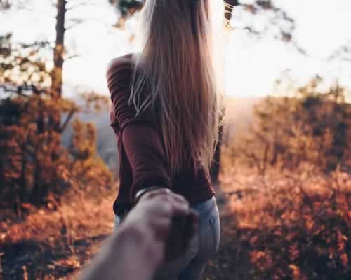 女友突然冷淡？掌握这5种应对策略，挽回关系-玫瑰婚恋恋爱网