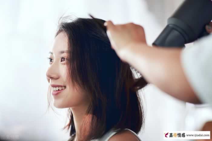 男人不爱了，会有三种冷漠的行为，及时止损_嘉待情感