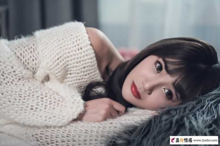 男人不爱了，会有三种冷漠的行为，及时止损_嘉待情感