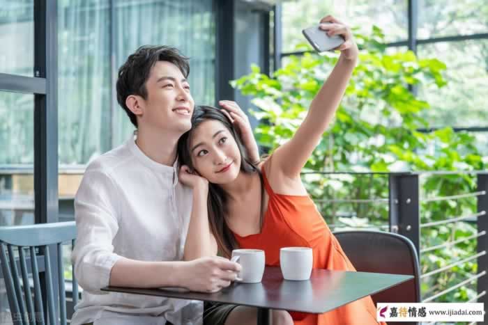 男人3个“臭”毛病，会暴露对一个女人的不爱_嘉待情感