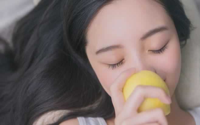 想让他不和你离婚，你就要明白这一点！_嘉待情感