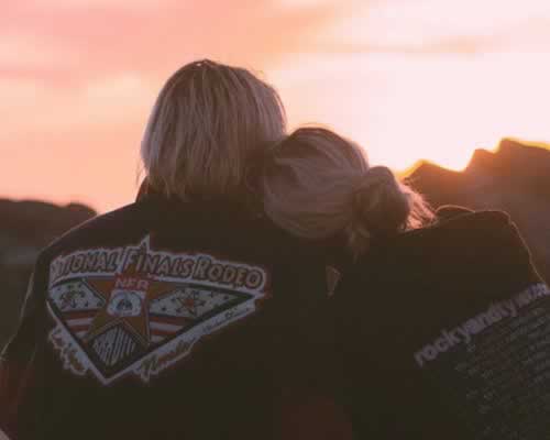 让男人欲罢不能追求的女人，都是这样把他“聊动心”的_嘉待情感