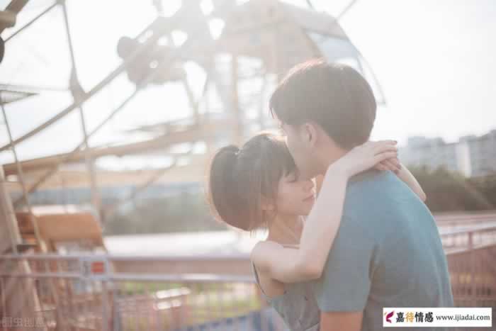 人到中年，男人是否有福气，从穿着上就能看出来_嘉待情感