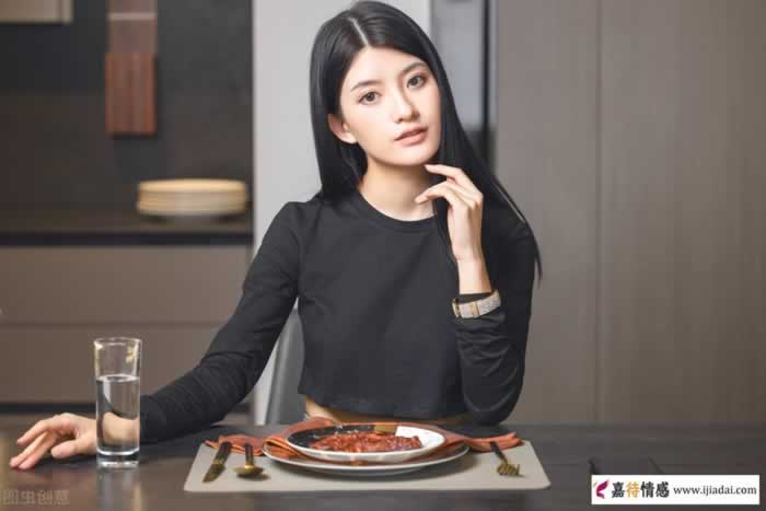 给女人的忠告：不要在朋友圈里“假精致”_嘉待情感