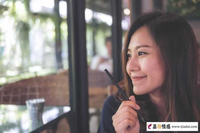 给女人的忠告：不要在朋友圈里“假精致”_嘉待情感