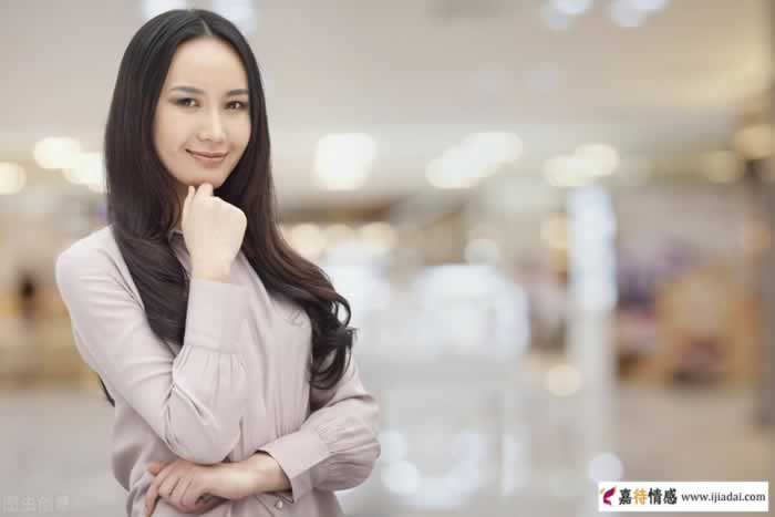 一个女人最高级的情商：做事要硬，说话要软_嘉待情感