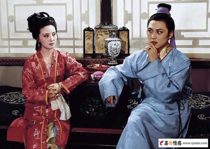 一个女人最高级的情商：做事要硬，说话要软_嘉待情感