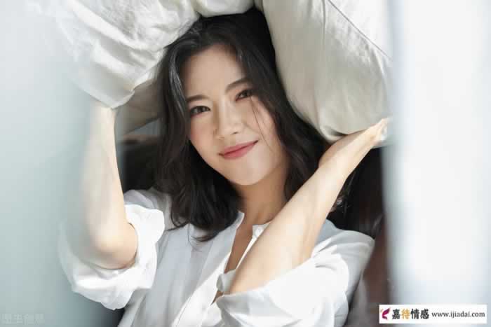 男人对一个女人好不好，关上房门的3个表现，才是真爱_嘉待情感