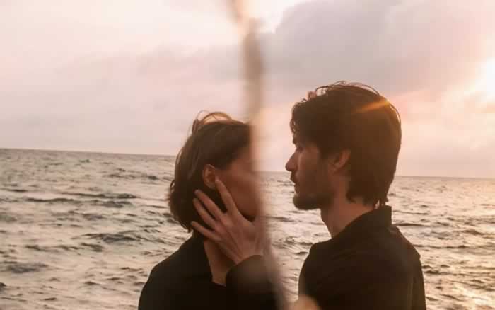 正在经历“丧偶式”婚姻？想要改变现状，做这3件事_嘉待情感