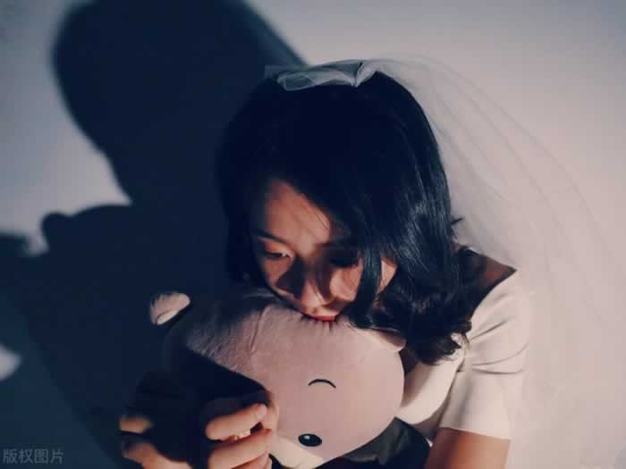 失恋那么痛，如何走出来？《分手心理学》：分手是重建自我的良机_嘉待情感