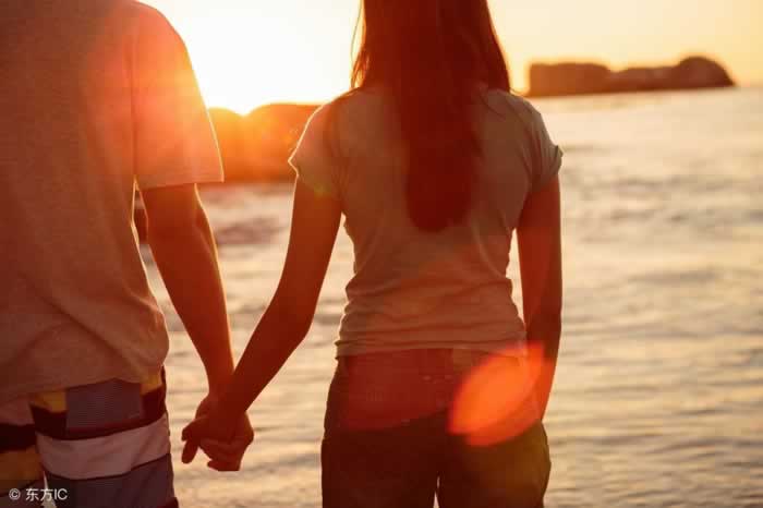 前男友回头，该不该同意他的挽回呢？_嘉待情感