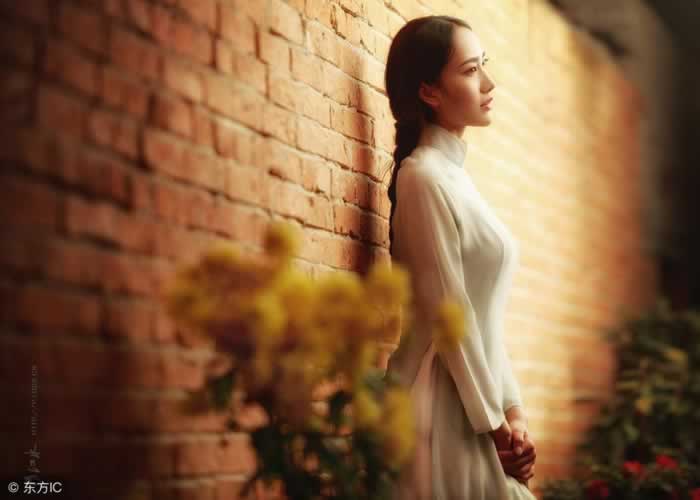 对那些不拒绝，暧昧不清的人该怎么办？要不要挽回呢？_嘉待情感