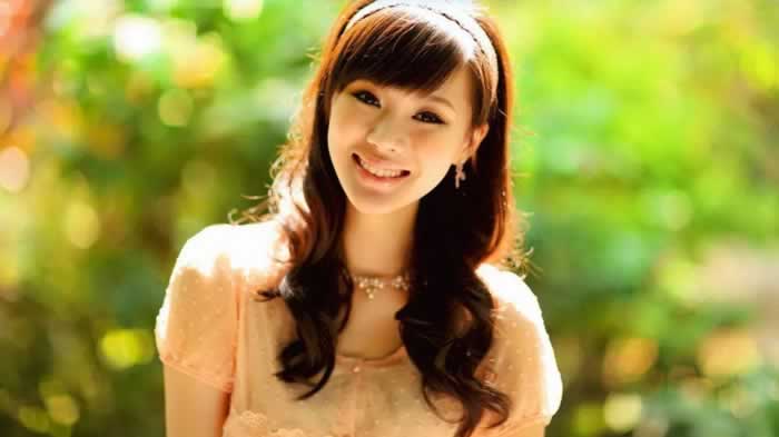 能够挽回男人的绝对不是你的卑躬屈膝，学会这3招让他主动追求你_嘉待情感