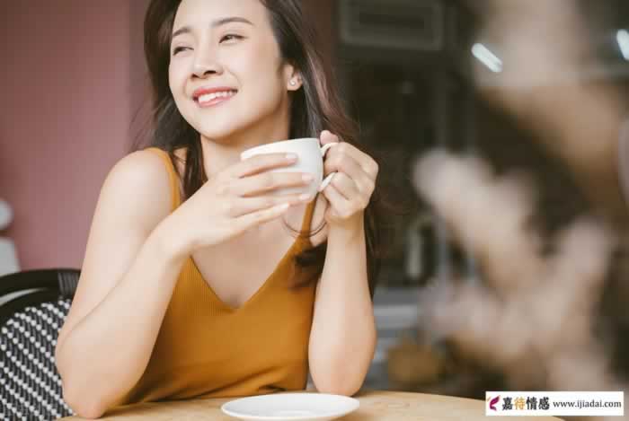 女人嘴上不饶人，很容易吃这三种亏_嘉待情感