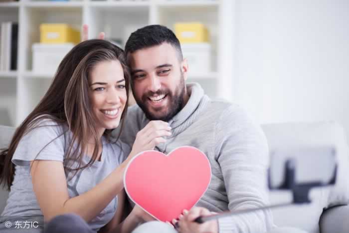 学会这一招，掌握跟男友说话投机的秘诀！_嘉待情感