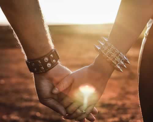 如何让男人主动对你好并精神上离不开你-玫瑰婚恋恋爱网