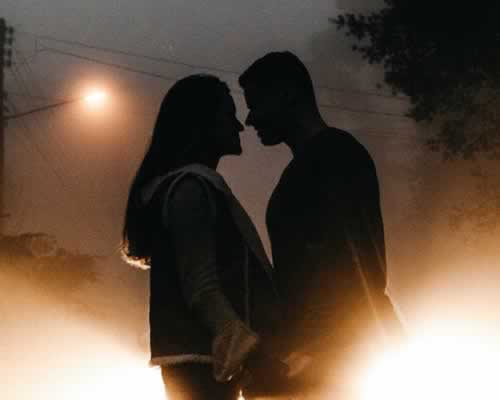 女人变狠毒的三个心理陷阱：嫉妒攀比仇恨如何摧毁婚姻-玫瑰婚恋恋爱网