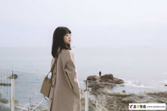 让男人捧在手心里的女人，有3张“王牌”_嘉待情感