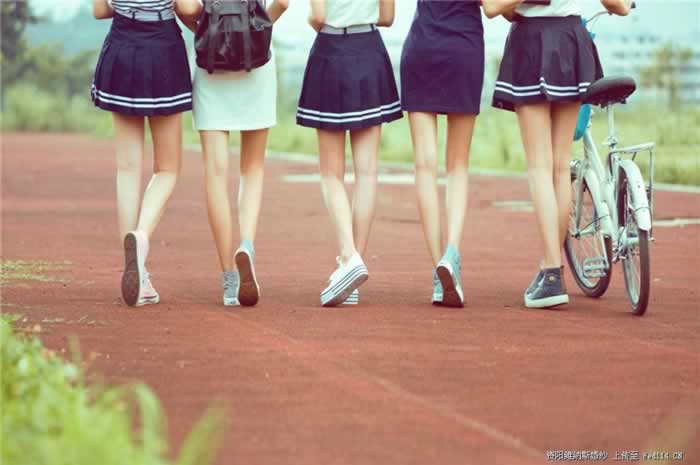 闺蜜爱上你的男友，你会让给她吗？_嘉待情感