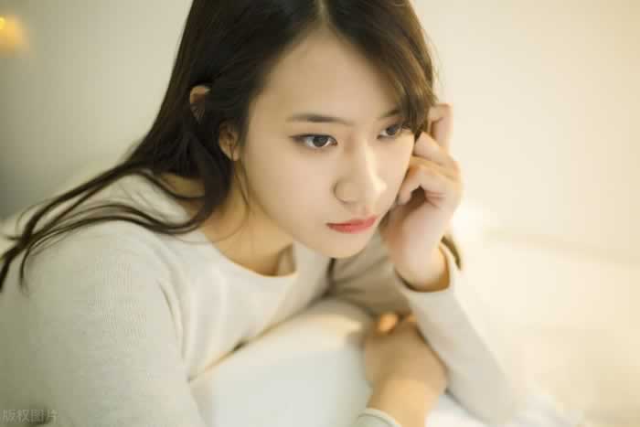 男人身边出现“绿茶女”，女人该如何应付？_嘉待情感