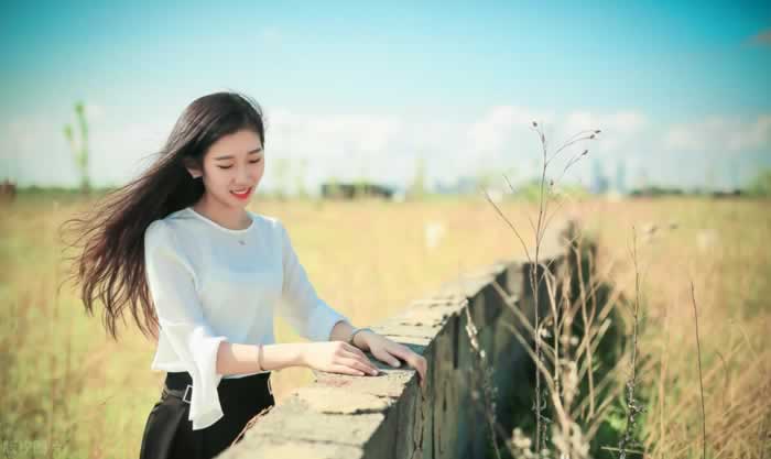 男人身边出现“绿茶女”，女人该如何应付？_嘉待情感