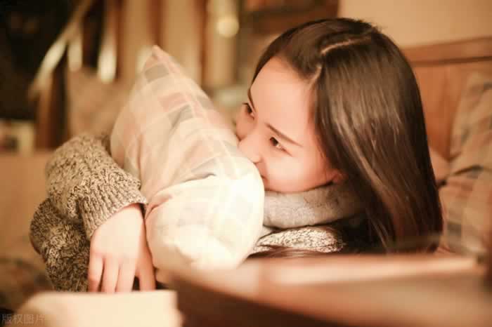 男人身边出现“绿茶女”，女人该如何应付？_嘉待情感