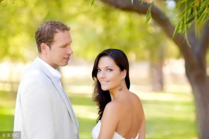 男友跟前任纠缠不清，该如何挽回？_嘉待情感