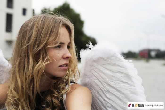 女人长期缺少男人关爱，会有这3个表现_嘉待情感