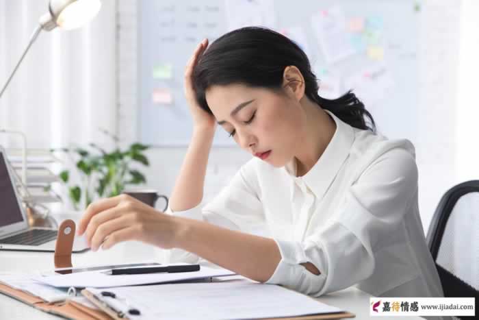 女人长期缺少男人关爱，会有这3个表现_嘉待情感