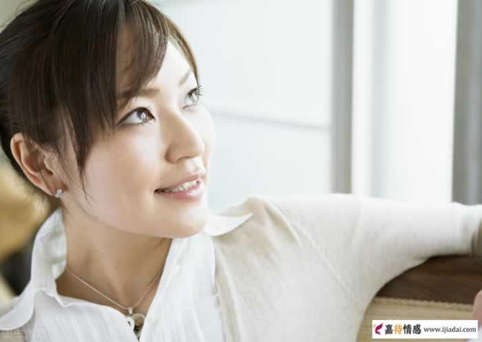 中年女人喜欢你，多半会用这3种方式暗示_嘉待情感