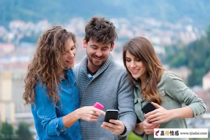 为什么越来越多的中年人消失在朋友圈？_嘉待情感