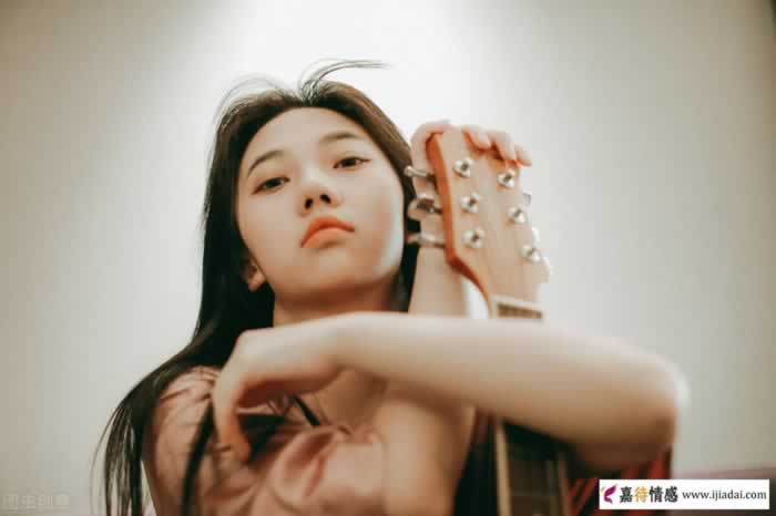 真正聪明的女人，有时候看起来很“笨”_嘉待情感