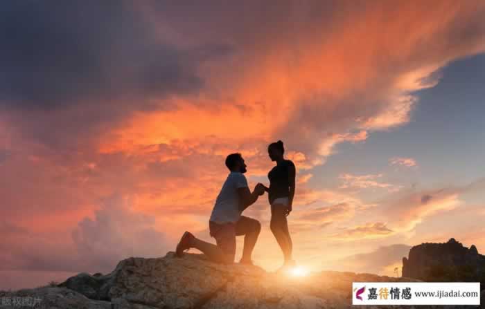 买超宠妻人设崩塌！为爱说着丧偶、断腿的话，却没拦住自己偷吃？_嘉待情感