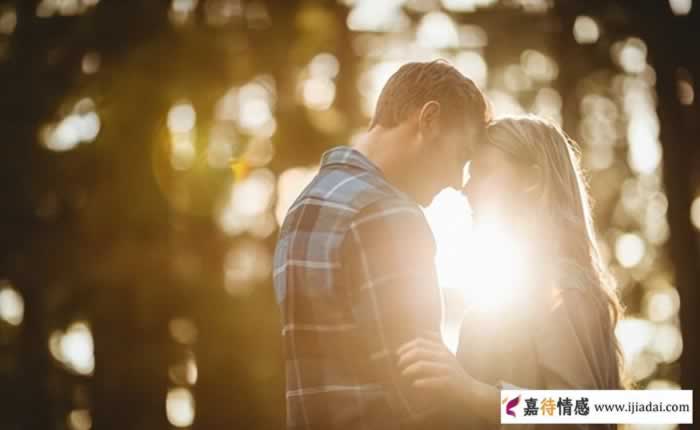 老公对我冷淡我该怎么办（两招挽回你们夫妻感情）_嘉待情感