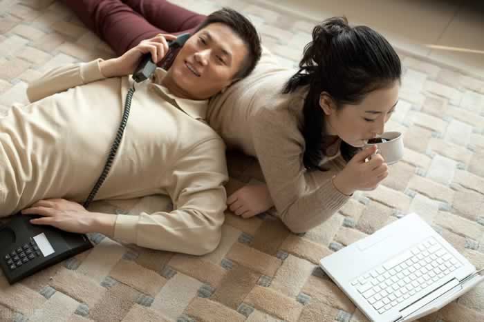 小三跟原配和平相处三年，小三想生子上位，原配如何进行反击？_嘉待情感