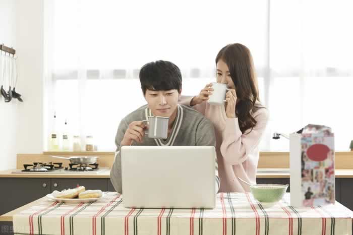 为什么有的男人愿意让小三上位？什么样的小三容易打败原配？_嘉待情感