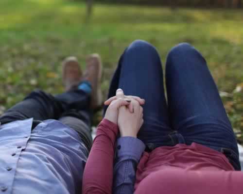 婚姻是两个人的事：爱情与现实的平衡艺术-玫瑰婚恋恋爱网