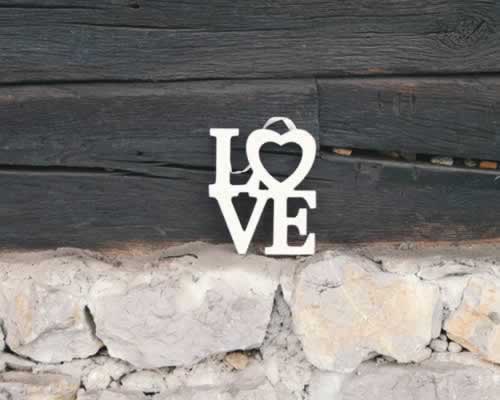 恋爱时，在这3方面“不主动”的女人，才会让男人更加珍惜上瘾_嘉待情感