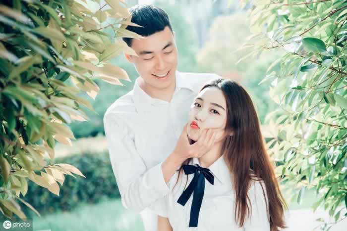 女人对你动真情了，才会和你开这类“玩笑”，骗不了人_嘉待情感