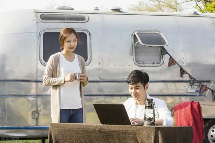 打败想上位的小三秘笈：原配高情商地挽回出轨男，让小三措手不及_嘉待情感