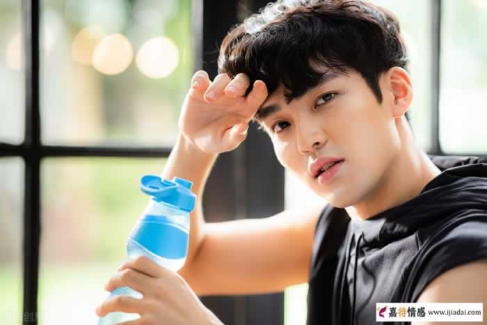 真正无能的男人，才会有的三种表现_嘉待情感