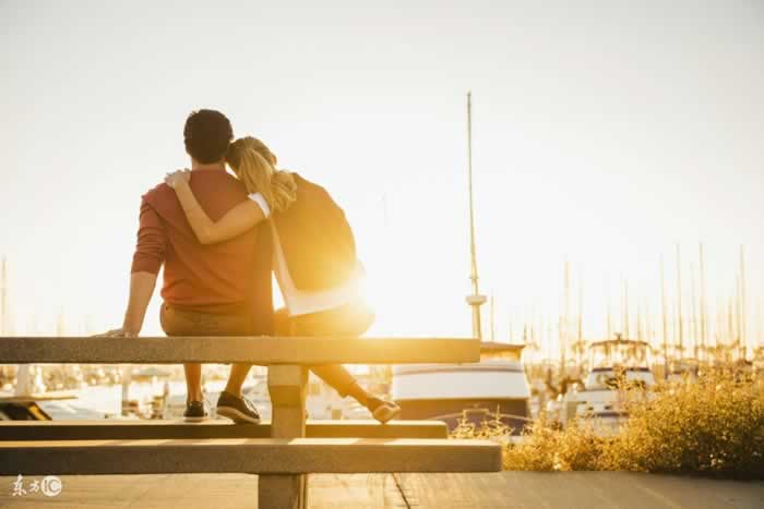 为什么情侣靠得越近,反而爱情渐行渐远了呢?_嘉待情感 为什么情侣靠得越近,反而爱情渐行渐远了呢?_嘉待情感