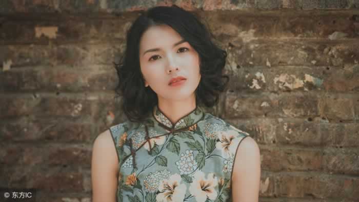 最打动男人的是女人的“柔”，学会这几招激起男人的爱怜和保护欲_嘉待情感