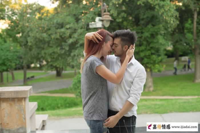 男人出现婚外情担心的不是妻子知道，而是这四件事_嘉待情感