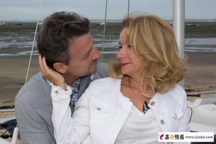 女人有了婚外情，还爱不爱自己的老公？看看她们都是怎么说的_嘉待情感